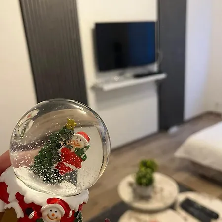 Apartamento Lovely In Old Town 400m From Center Sebilj