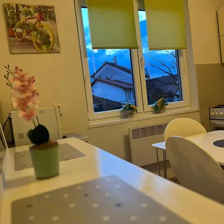 Lovely In Old Town 400m From Center Sebilj Apartment *